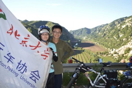 作为北大车协的长期合作品牌，ucc环球自行车特意为本次暑期远征团订制了带有北大车协标识和远征路线字样的ucc阿帕奇暑期车。